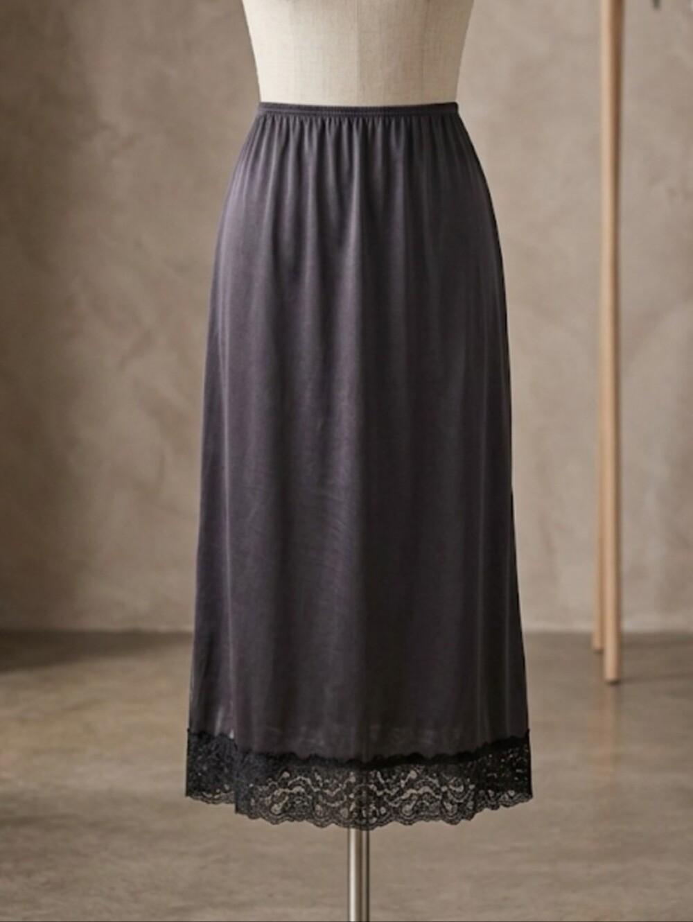 Vintage Black Slip Skirt Lace Trim Large Waist 30-32 Retro Midi Underlayer